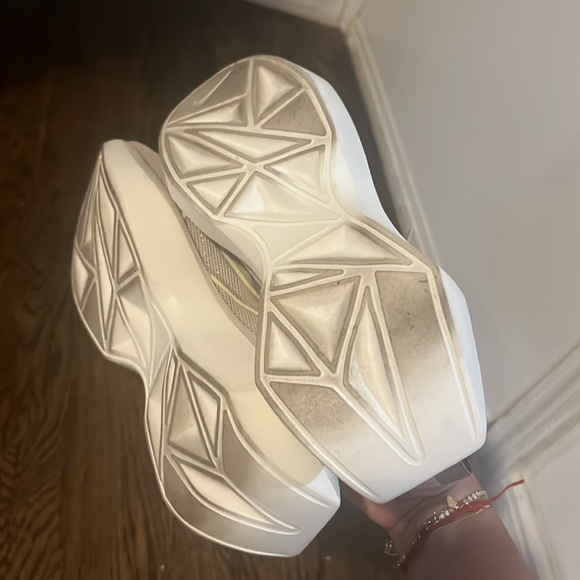 NIKE Vista Lite “Fossil Stone/Desert Dust/Volt” Size 7US - Picture 6 of 7